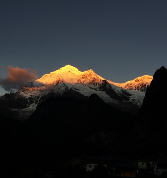 清晨金山