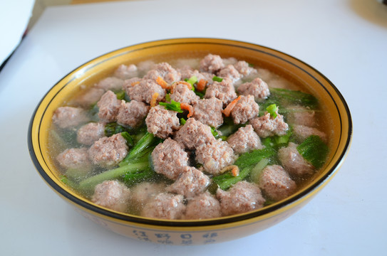 肉丸炖小白菜