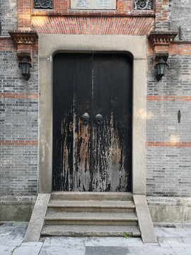 上海老房子旧木门