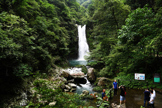 井冈山瀑布