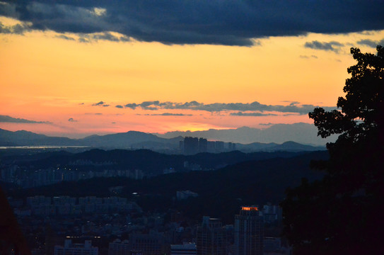 韩国首尔塔城市景观