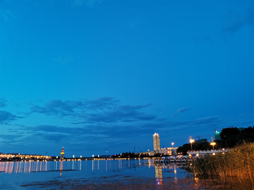 满洲里北湖公园夜景