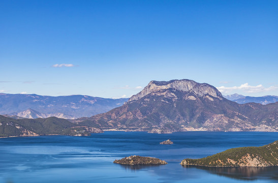 泸枯湖格姆女神山