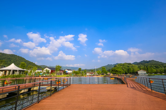 东钱湖水上栈道