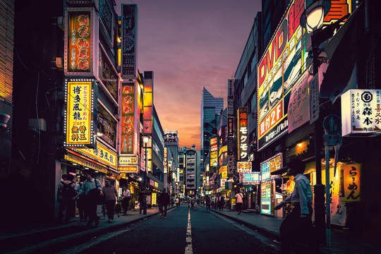 步行街夜景