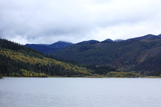 高山湖泊