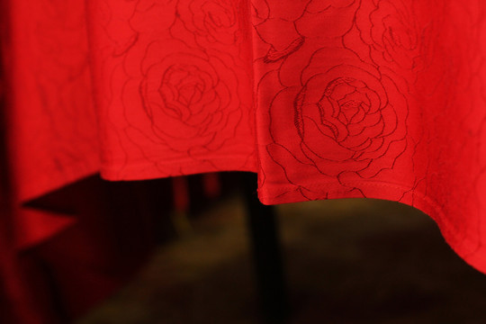 红色桌布
