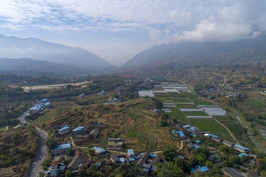 航拍贫瘠的四川大凉山山区风光