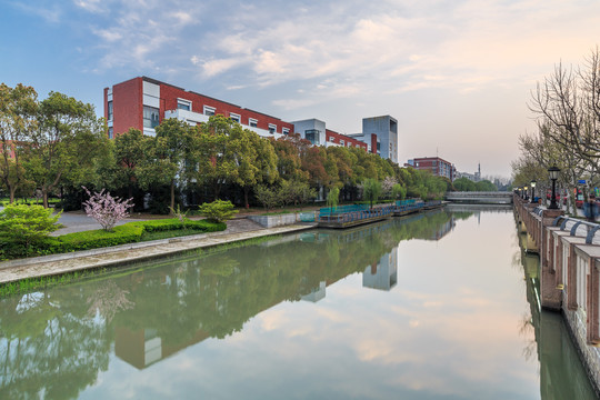 上海交通大学