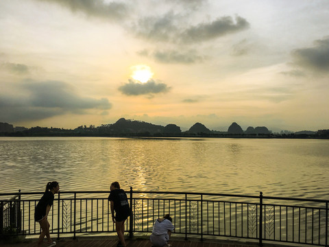 肇庆波海湖朝霞