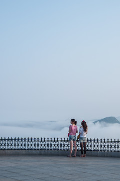 旅顺白玉山上平流雾