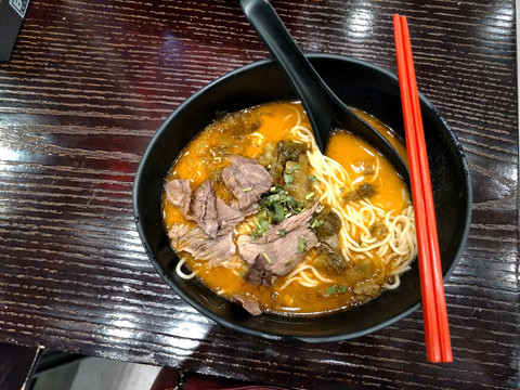 酸菜牛肉面