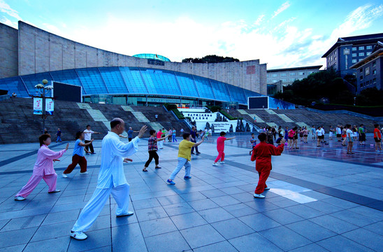 重庆人民广场太极拳