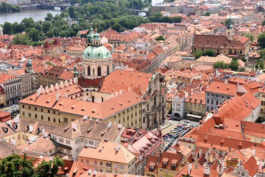 俯瞰捷克布拉格红房子