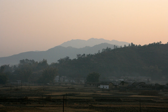 农村早晨