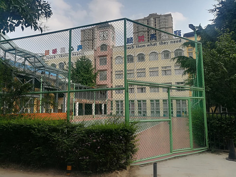 学校球场金属丝网围挡