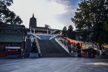 八大处灵光寺