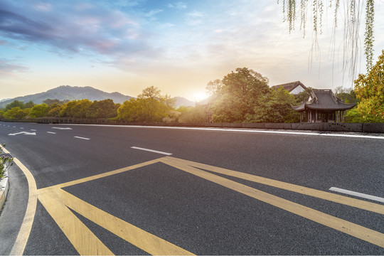 道路地面和园林景观