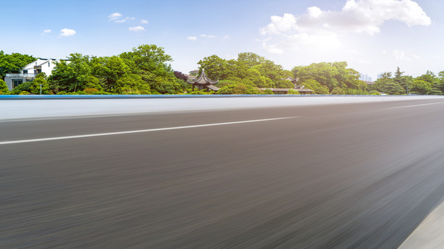 高速公路绿树乡村