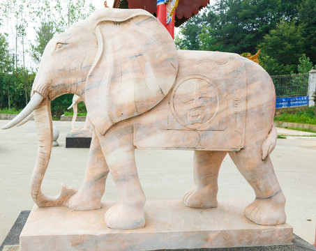 大象雕塑