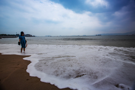 海边海浪沙滩