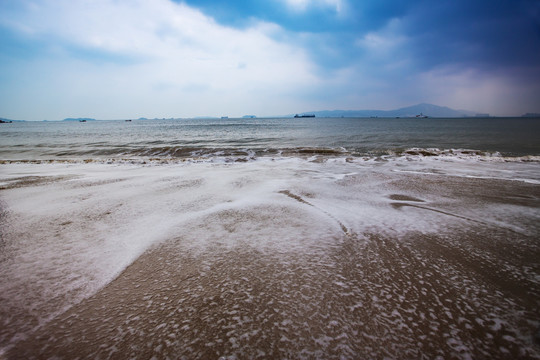 海边海浪沙滩