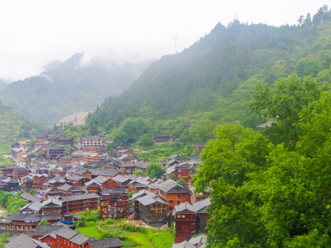 雨中西江千户苗寨