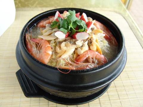 酸菜海鲜锅
