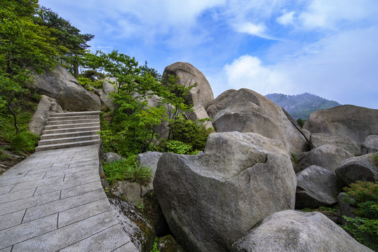 天柱山奇峰怪石