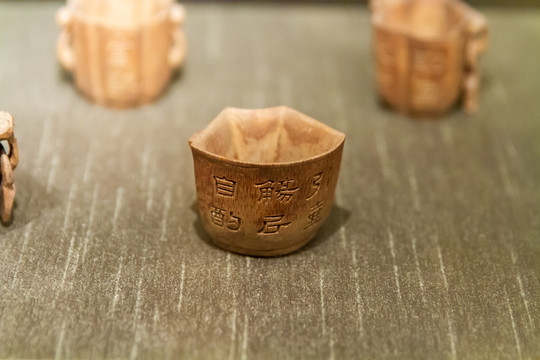 江苏苏州博物馆近代竹刻杯