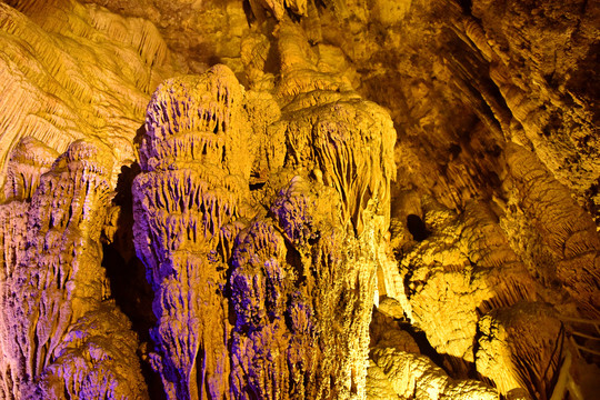 山洞洞岩洞穴