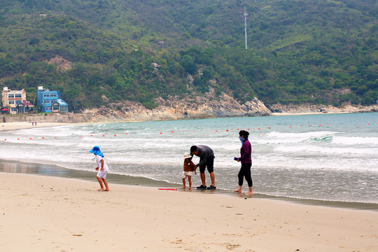 海浪沙滩