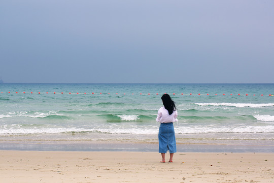 海浪沙滩