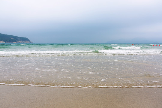 海浪沙滩