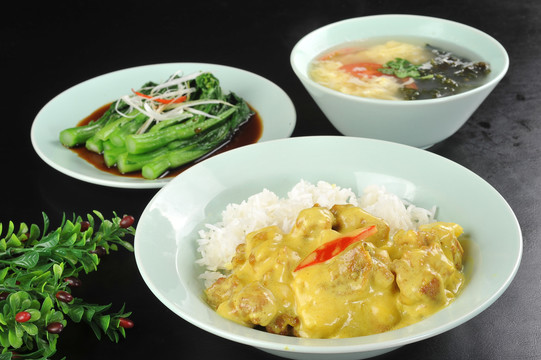 咖喱牛肉飯
