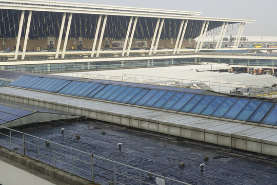 上海浦东机场玻璃采光顶外景