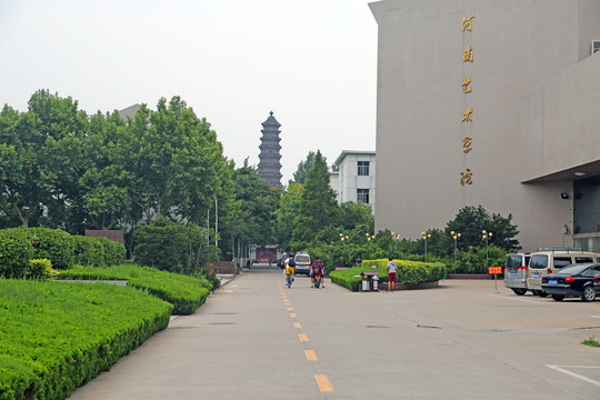 河南大学