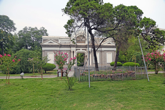 河南大学