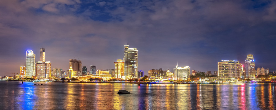 厦门海边夜景