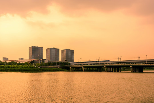 小龙湾地铁站日落