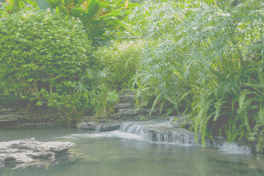 山间流水