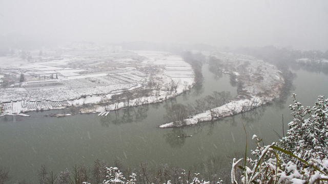 雪中月亮湾