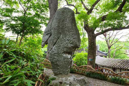 江苏苏州沧浪亭景区假山