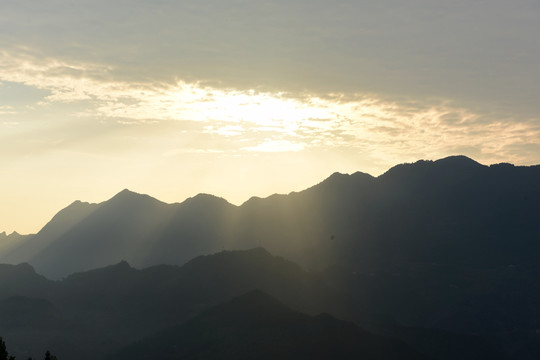 悬崖绝壁大峡谷