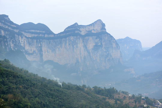 湖北省恩施大峡谷景区群山