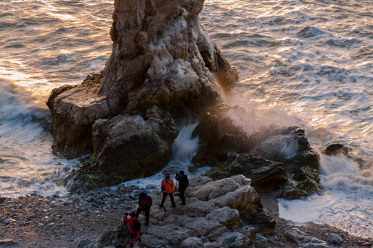 海岛风光大浪淘沙