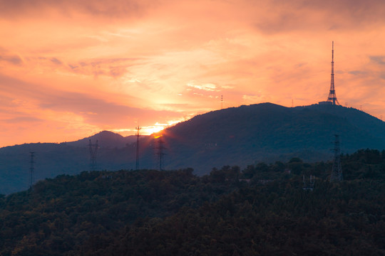 荆门圣景山晚霞