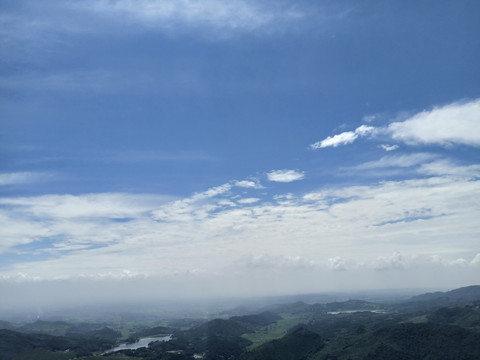 蓝天白云山川