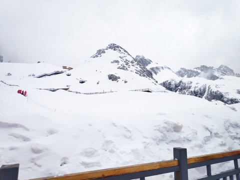 玉龙雪山