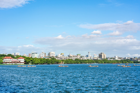 杭州西湖与城市建筑风光